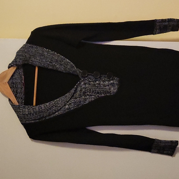 Sweater - Picture 1 of 1